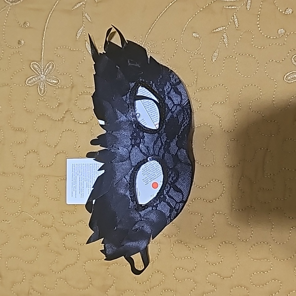Hat and Masquerade Mask - Picture 6 of 10